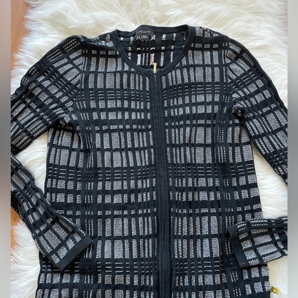 Ann Taylor Factory Black & White Sweater/Cardigan Size XS - Picture 3 of 8